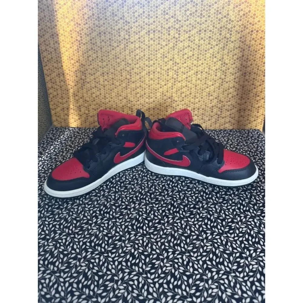 NIKE AIR JORDAN KIDS -SIZE ( 11C ) N